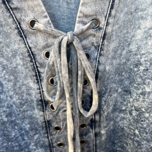 👗Wrangler Denim Blue Lace-Up Blouse - Picture 4 of 5